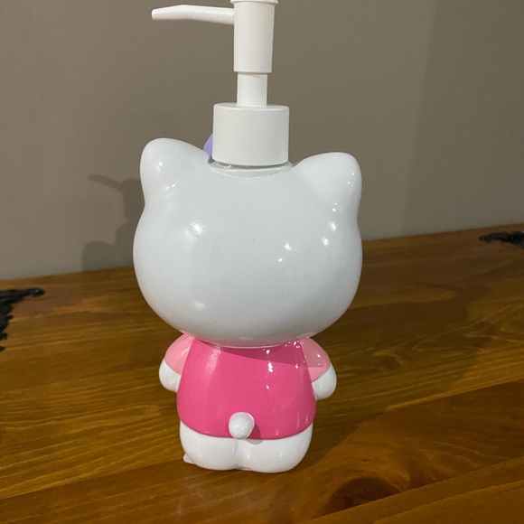 Hello kitty soap or lotion dispenser new - Picture 2 of 2